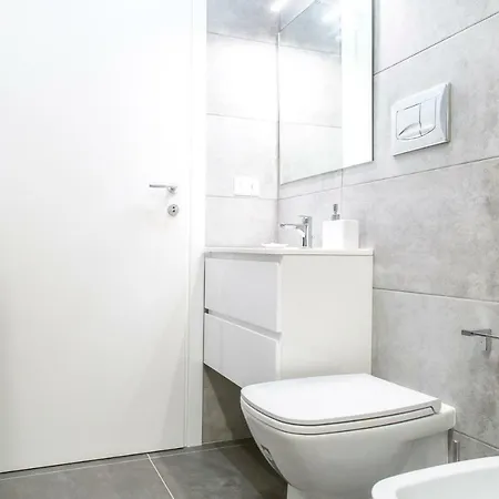 Brand, New And Fully Furnished Apartment Milan